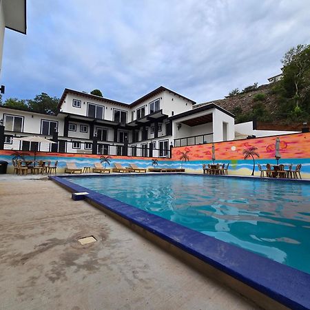 Chelle'S Suites And Restaurant Camp Bay Dış mekan fotoğraf
